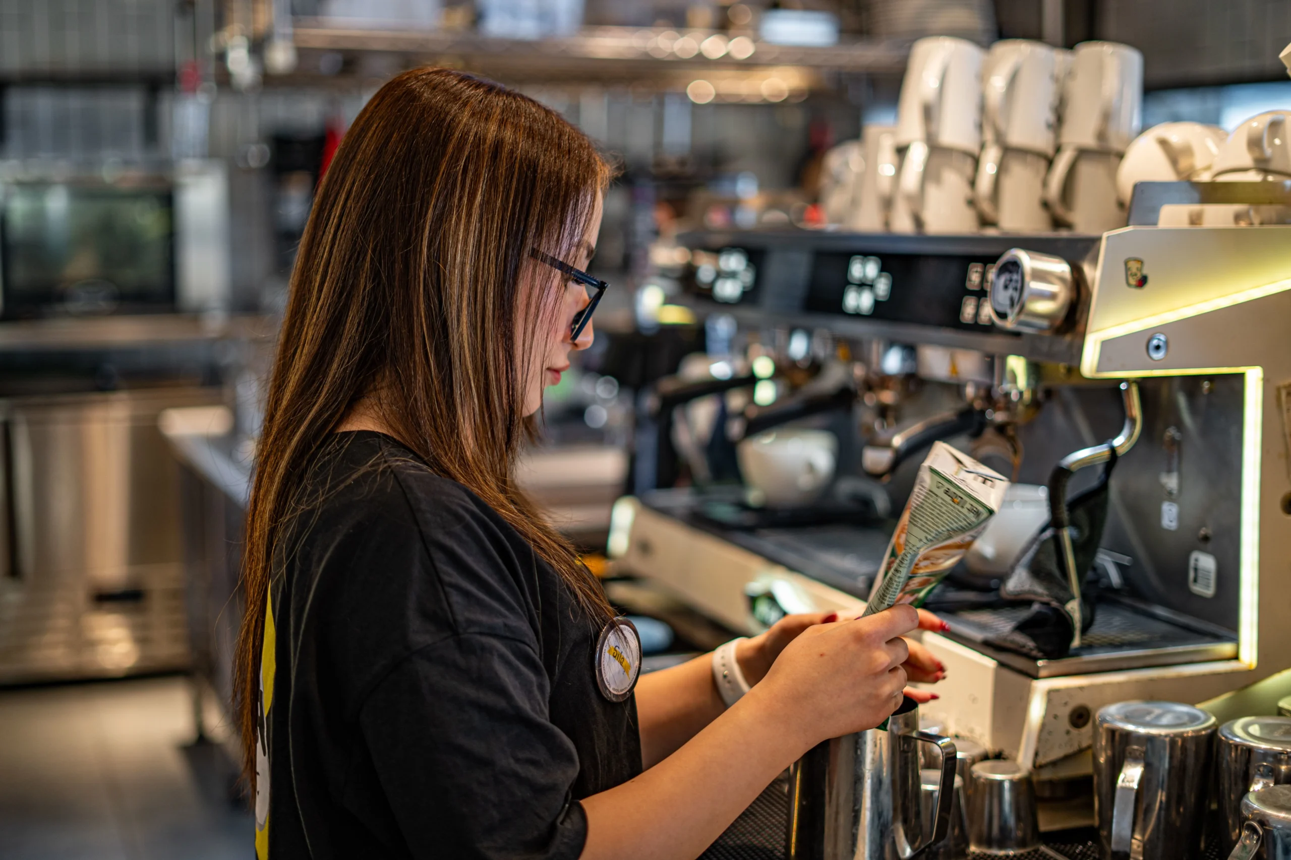 barista-woman-scaled